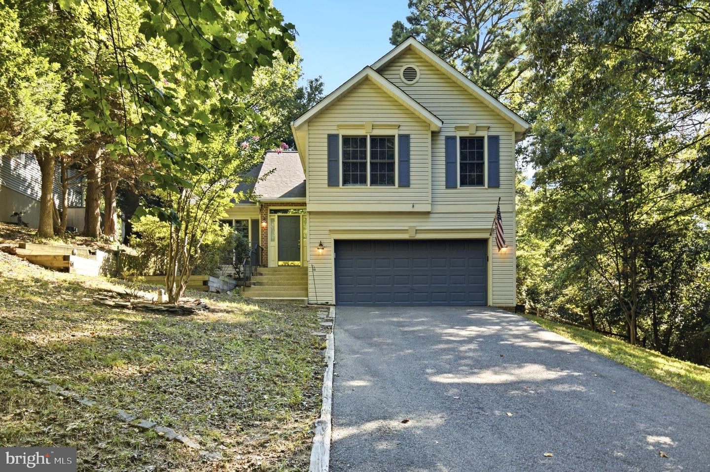 427 Lessin Dr — photo