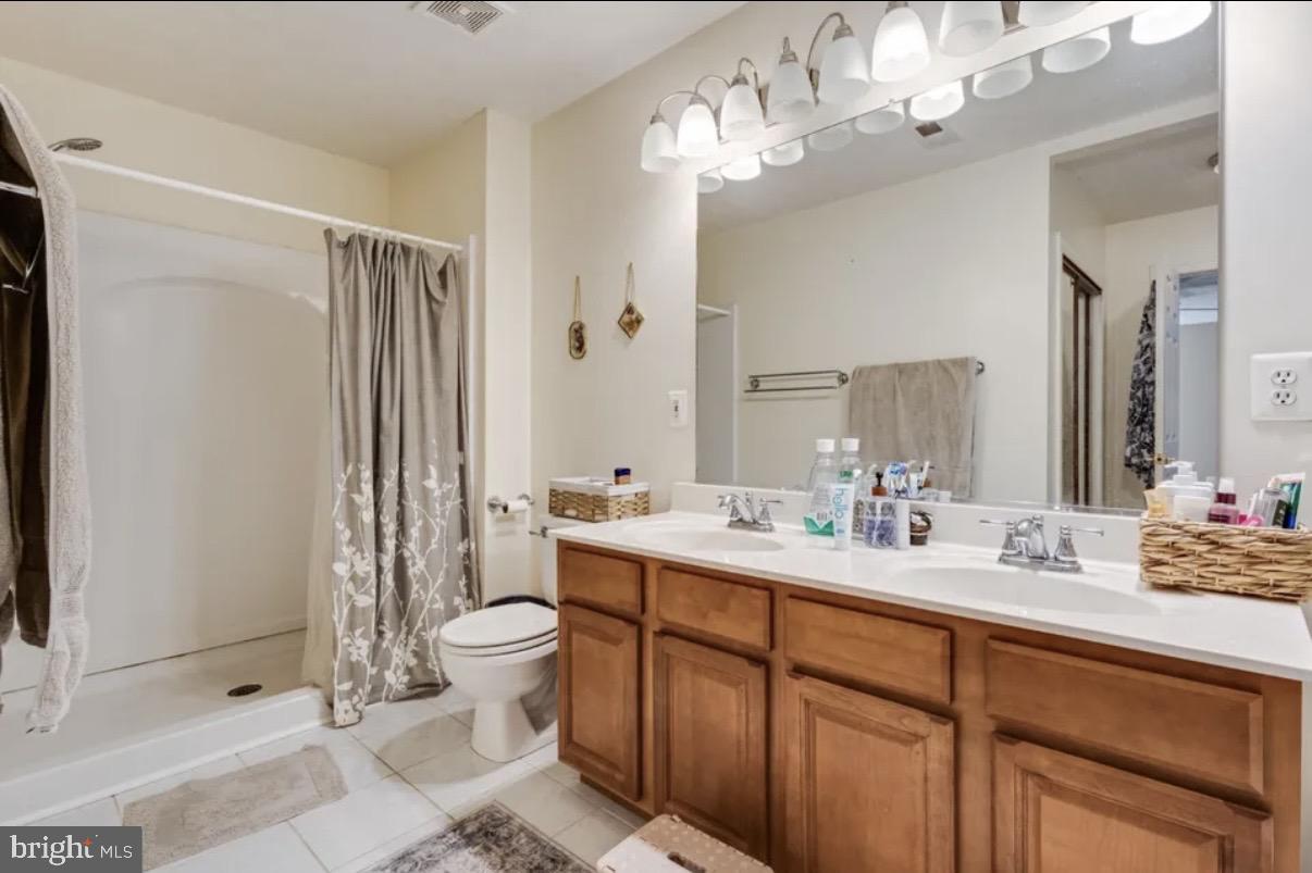 980 Silverton Ct — photo