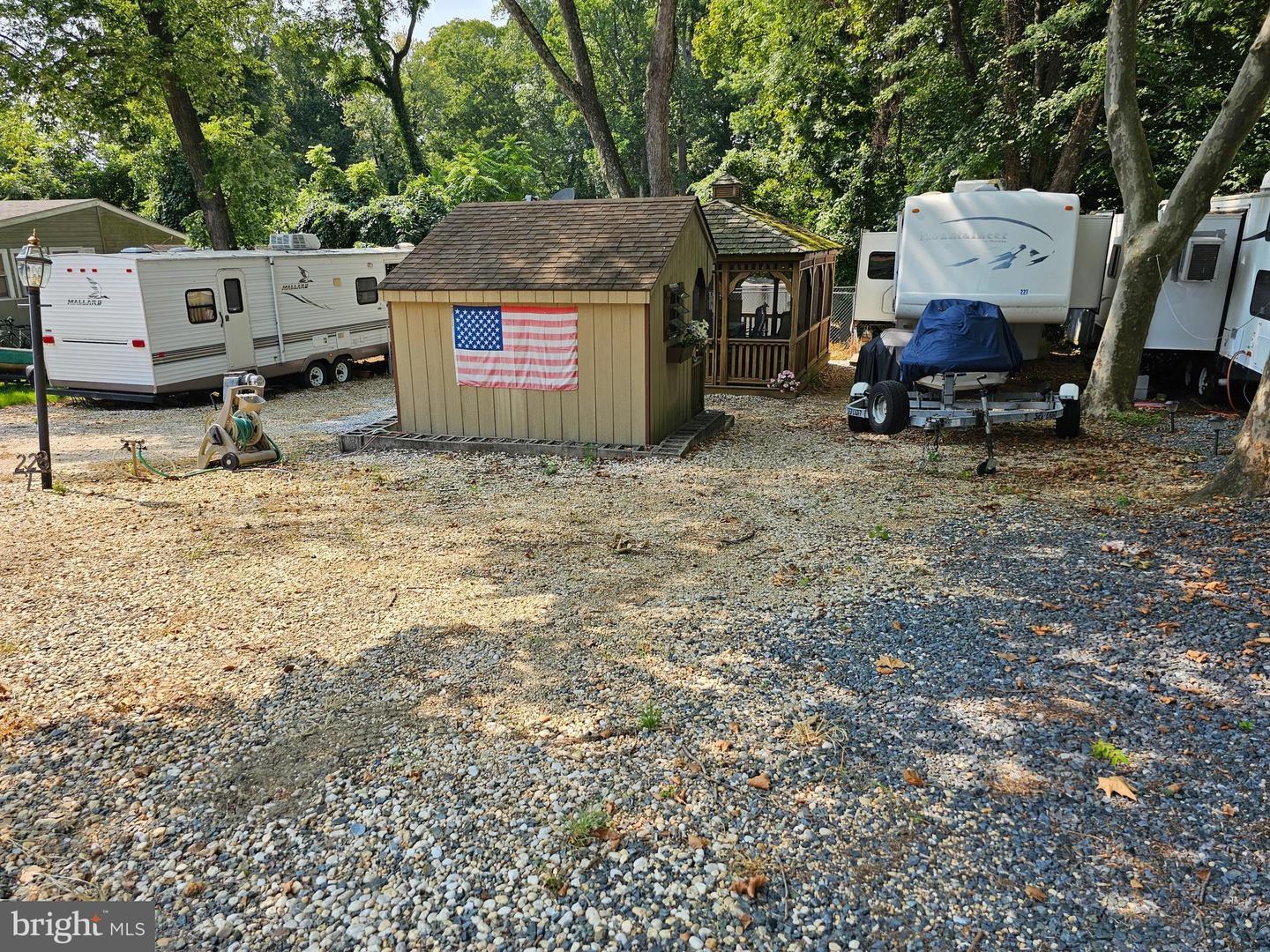 227,226 Little Beaver Ln #Glen 1 — photo