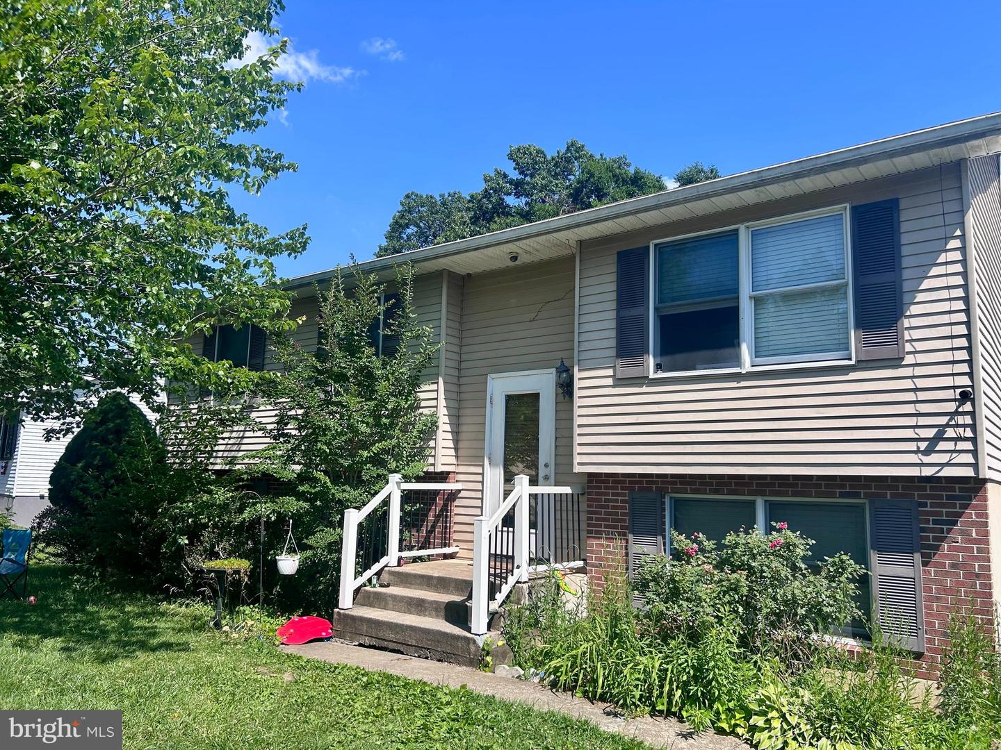 307 E Village Rd — photo
