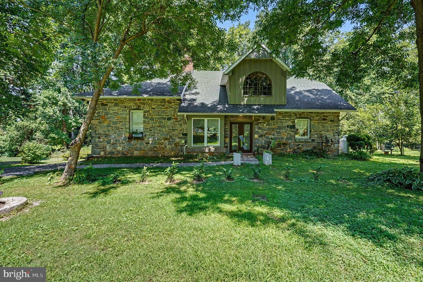 652 Liberty Grove Rd — photo