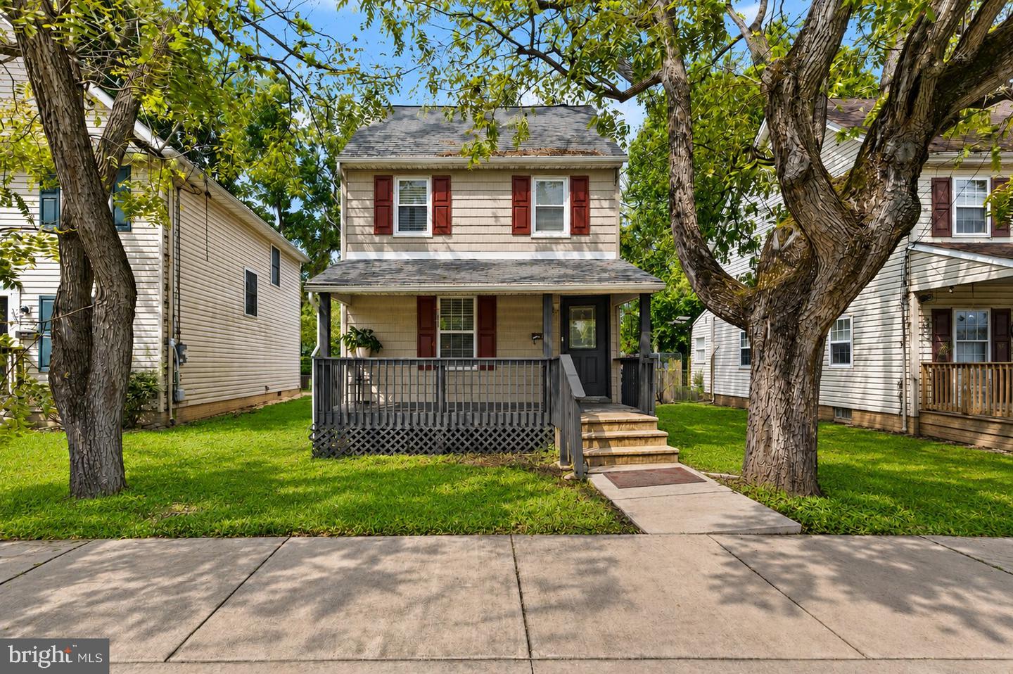 391 W Main St — photo