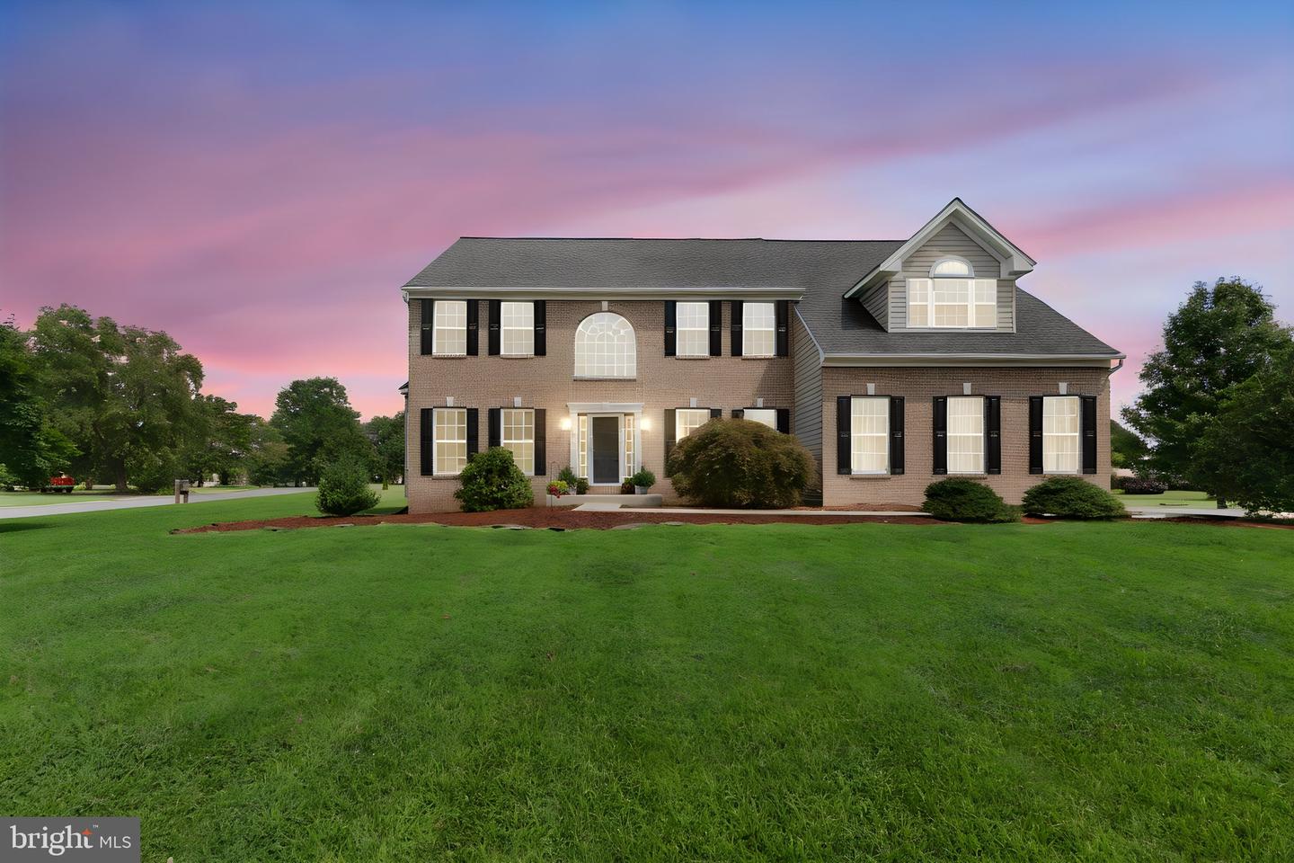 185 Longview Dr — photo