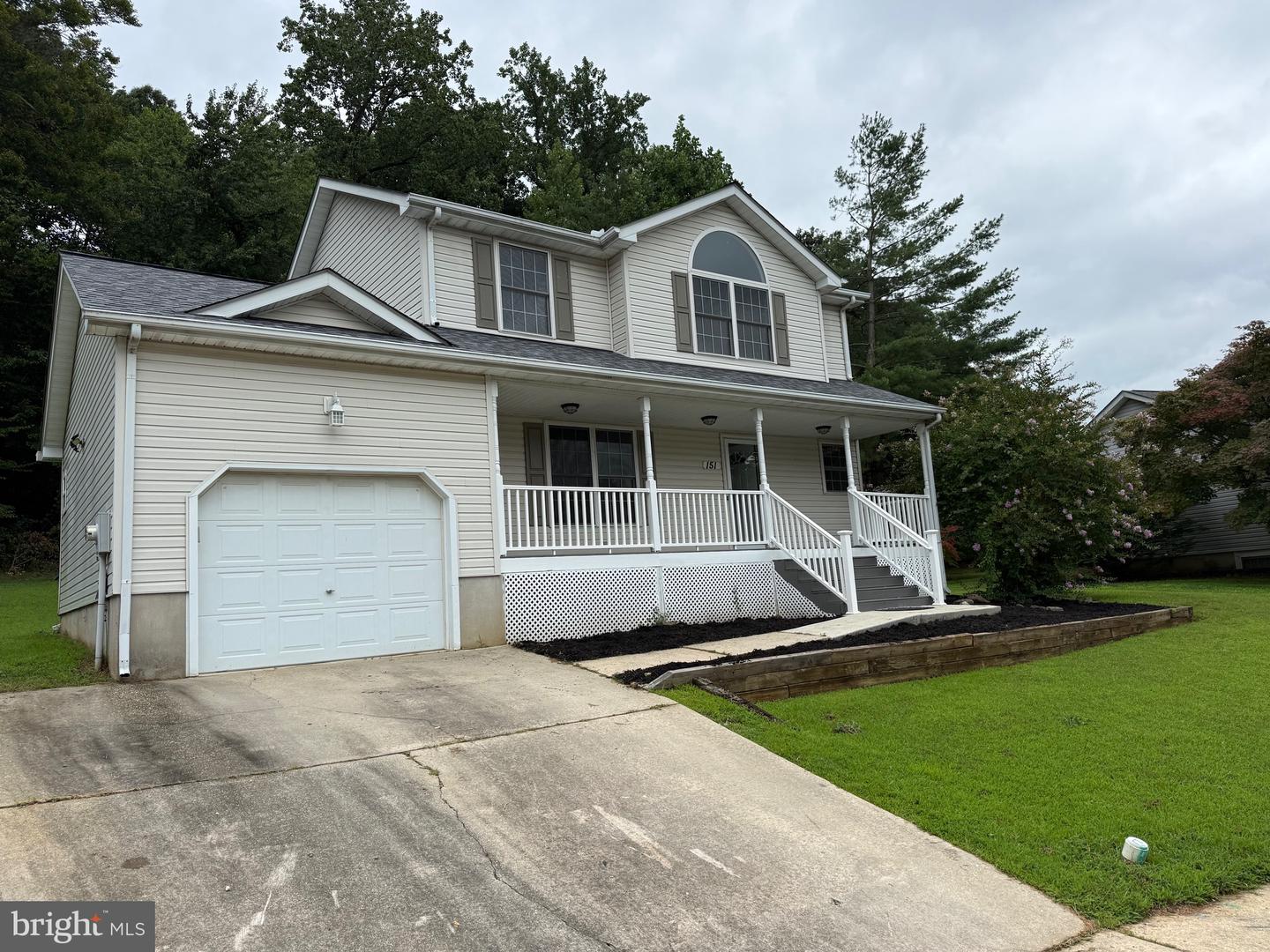 151 Continental Dr — photo