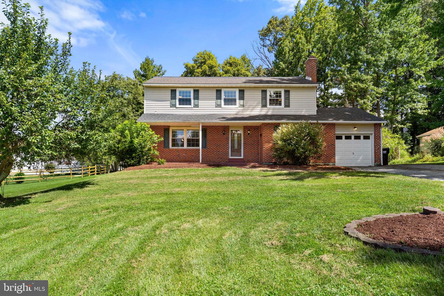 23 Hillcrest Ct — photo