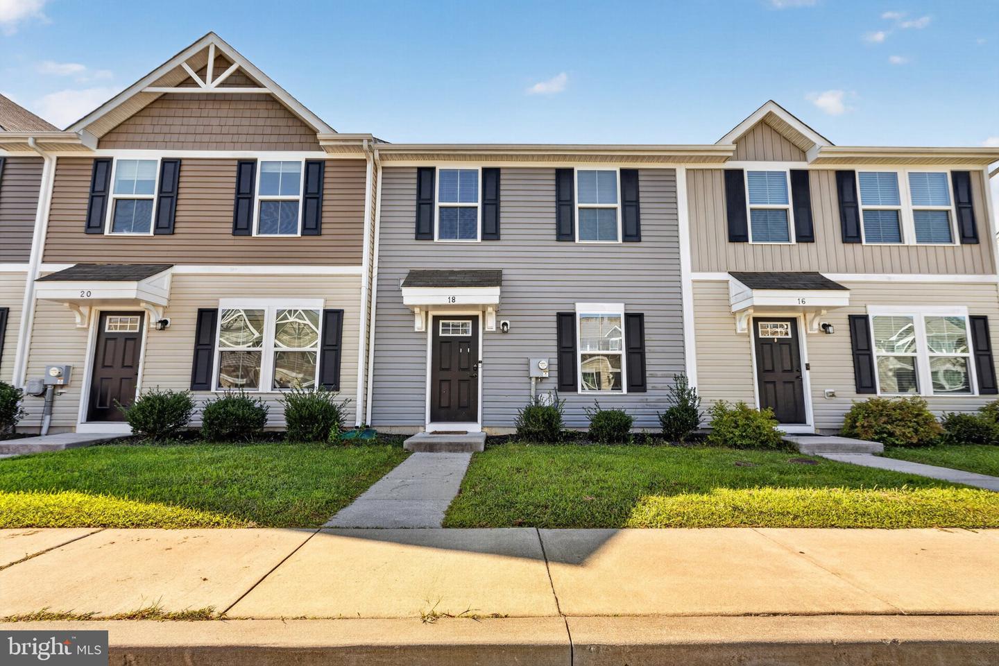 18 Marsh Ln — photo