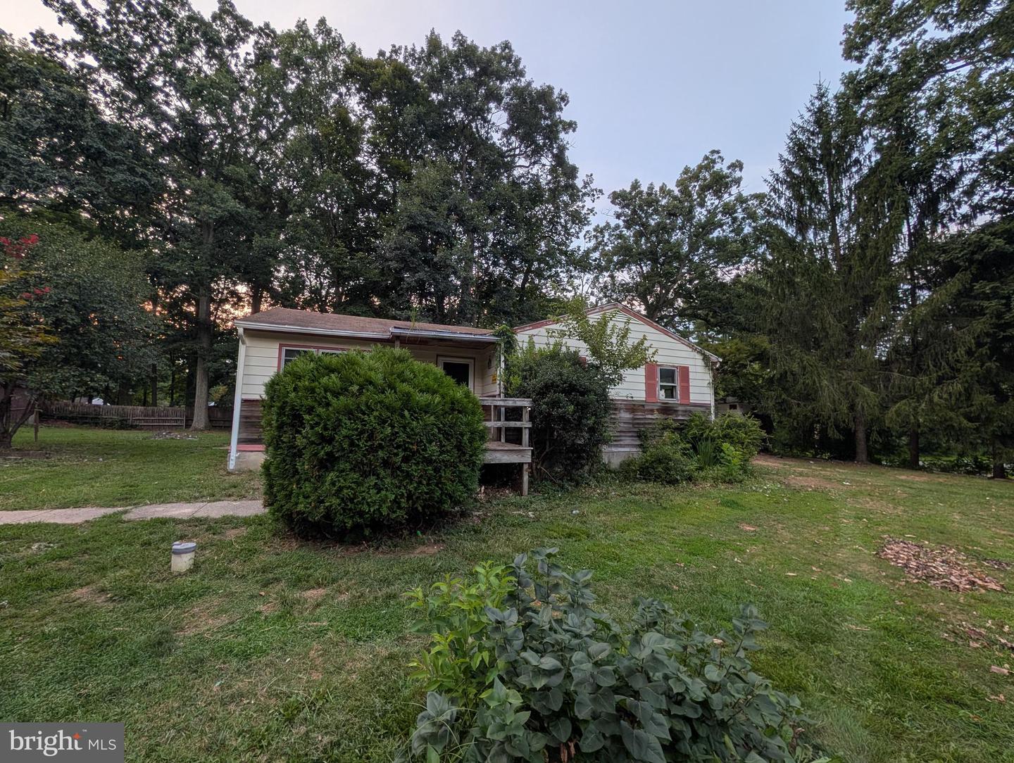 15 Acorn Dr — photo