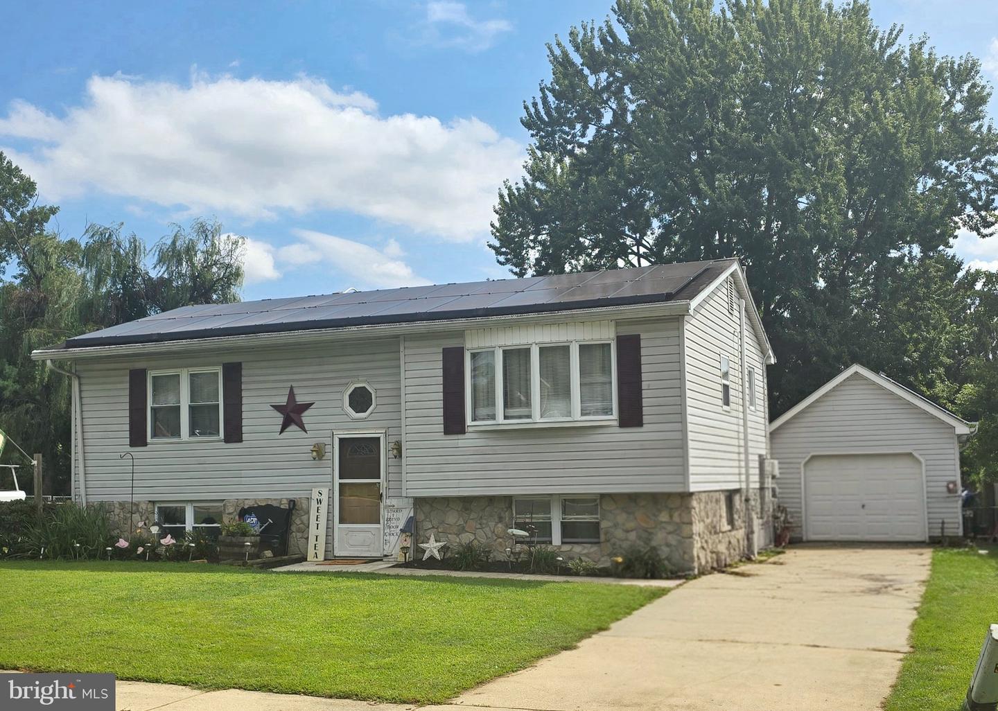 108 Midland Dr — photo