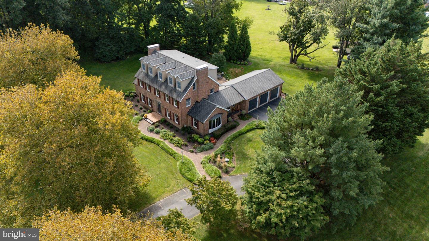 35 Gina Ct — photo