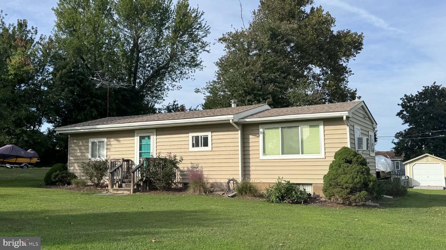 17 Midway Dr — photo