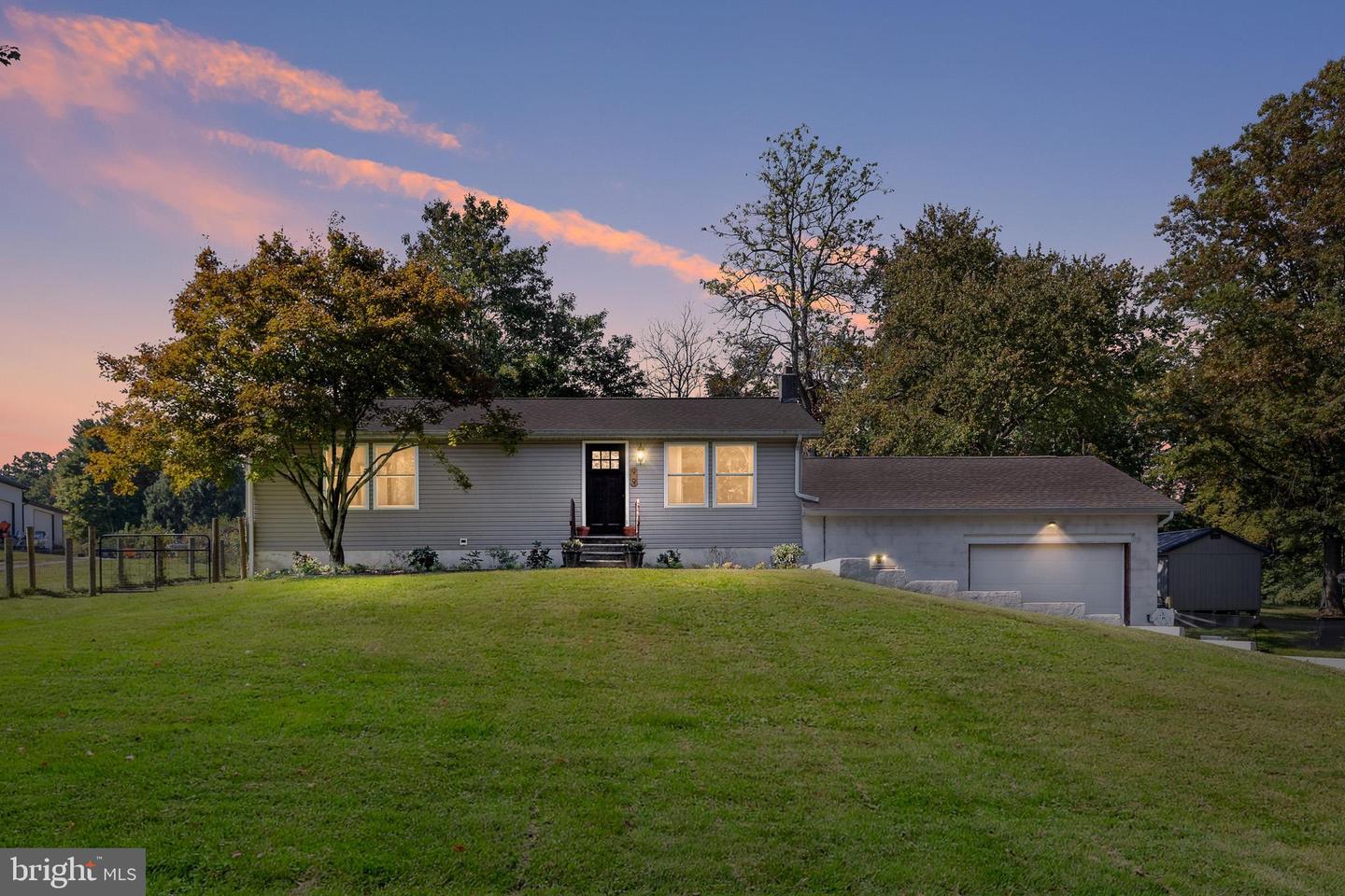 99 Hilltop Rd — photo
