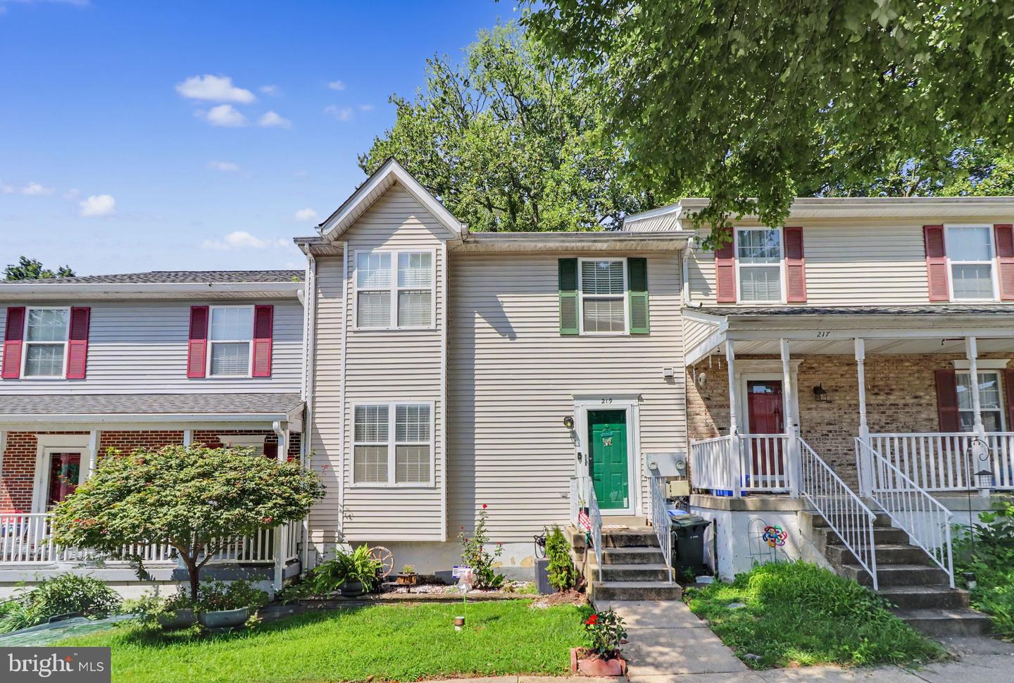 219 Hibiscus Ct — photo