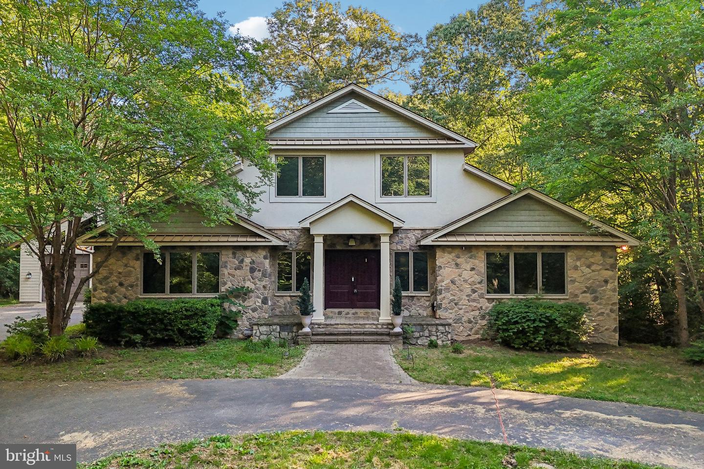 10060 Harmony Hill Ln — photo