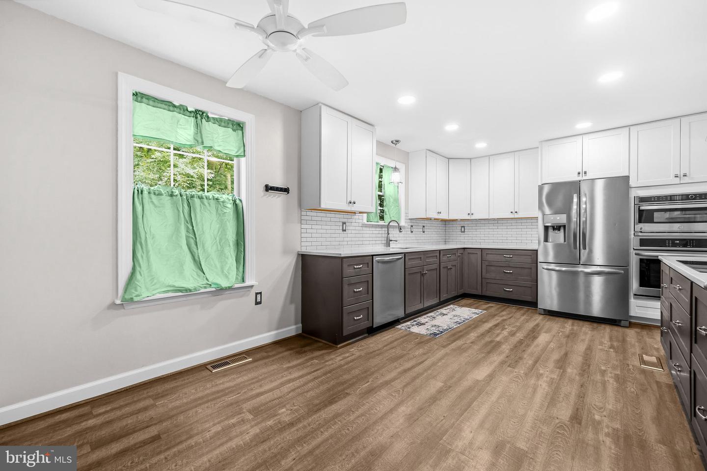 7090 Maxwell Dr — photo
