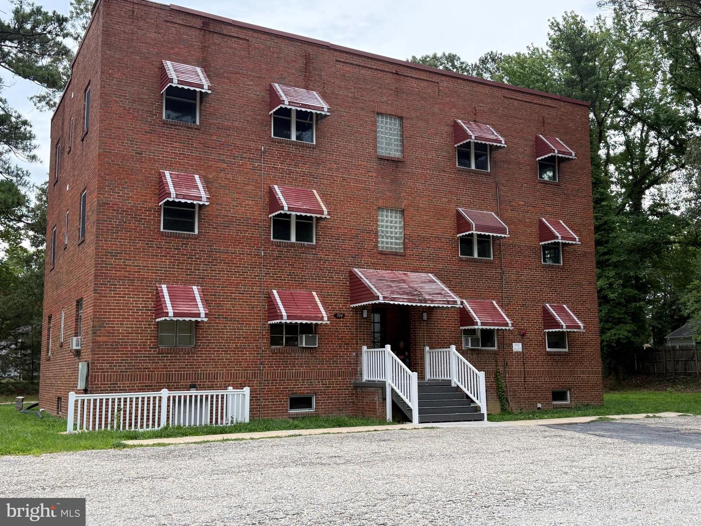 704 Washington Ave #5 — photo