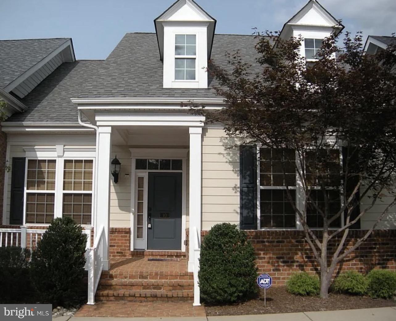 10 Steeplechase Dr — photo
