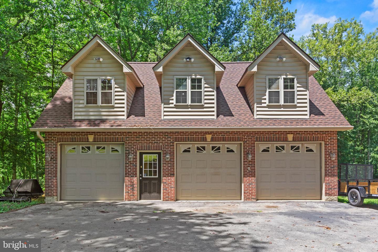 9175 Dubois Rd — photo