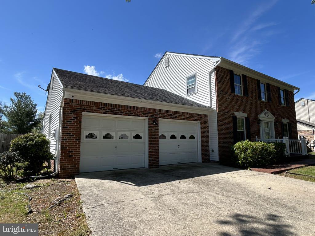 3402 Williamsburg Dr — photo