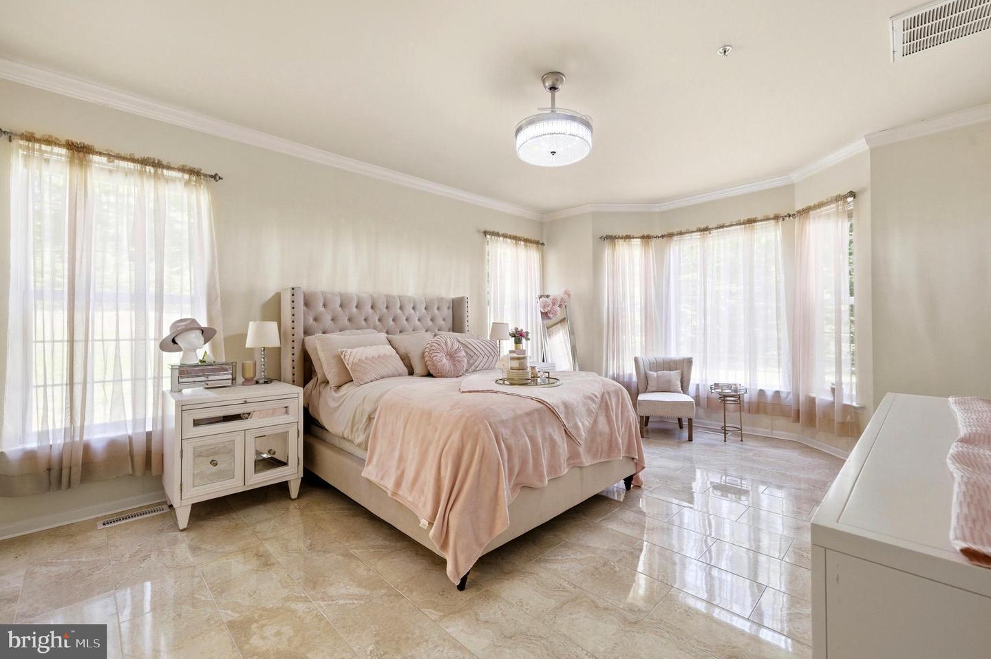 8005 Tiki Pl — photo
