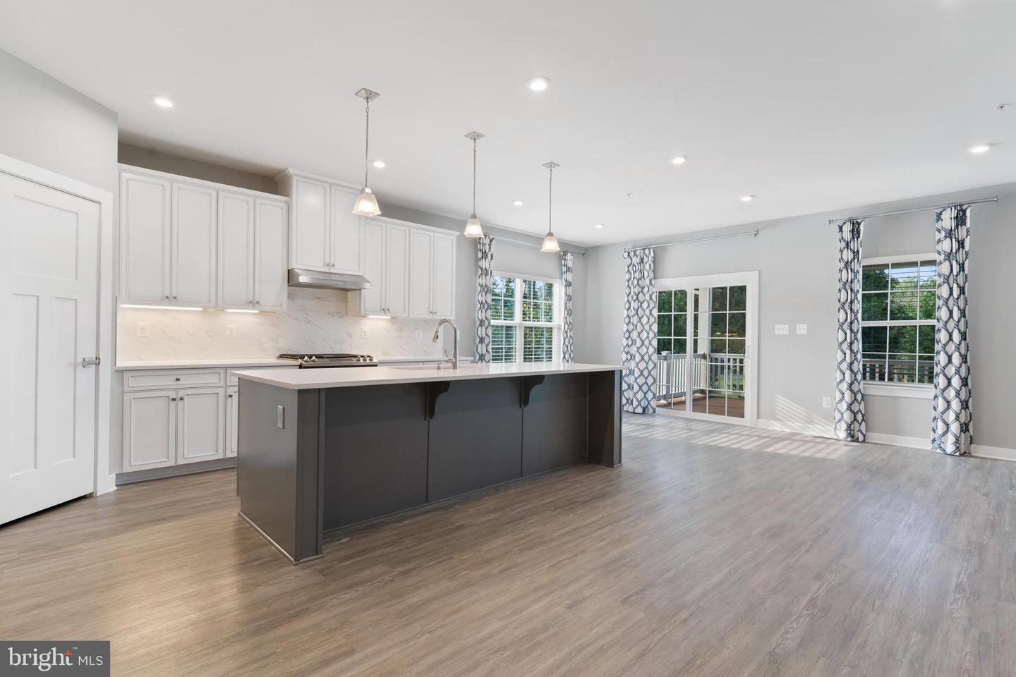 10602 Starfire Ln — photo