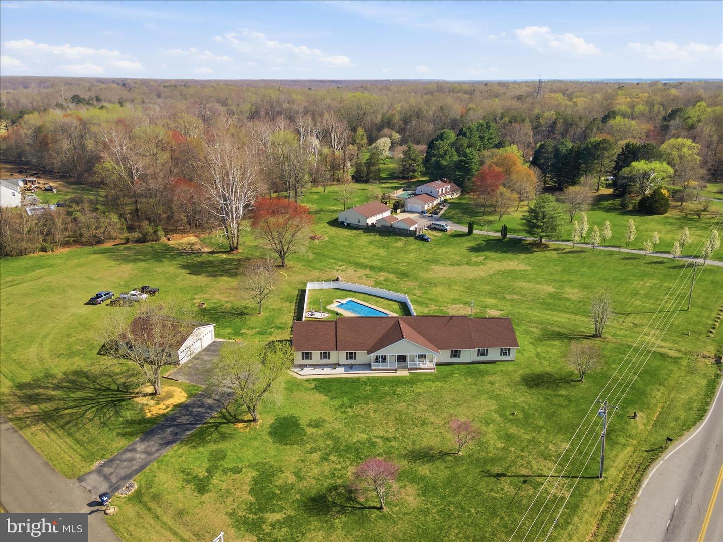 13301 Olde Oak Dr — photo
