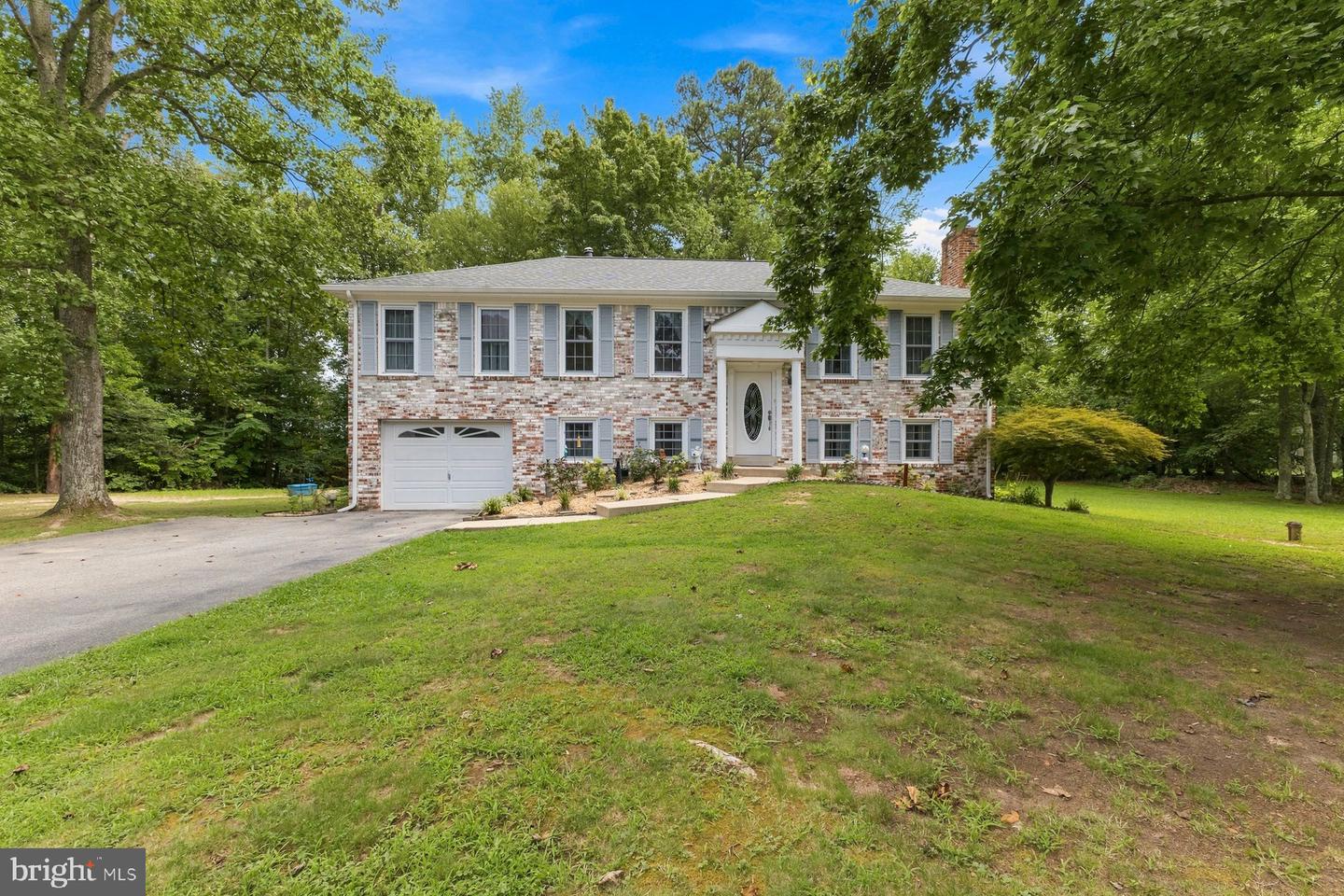 11395 Gail Ct — photo