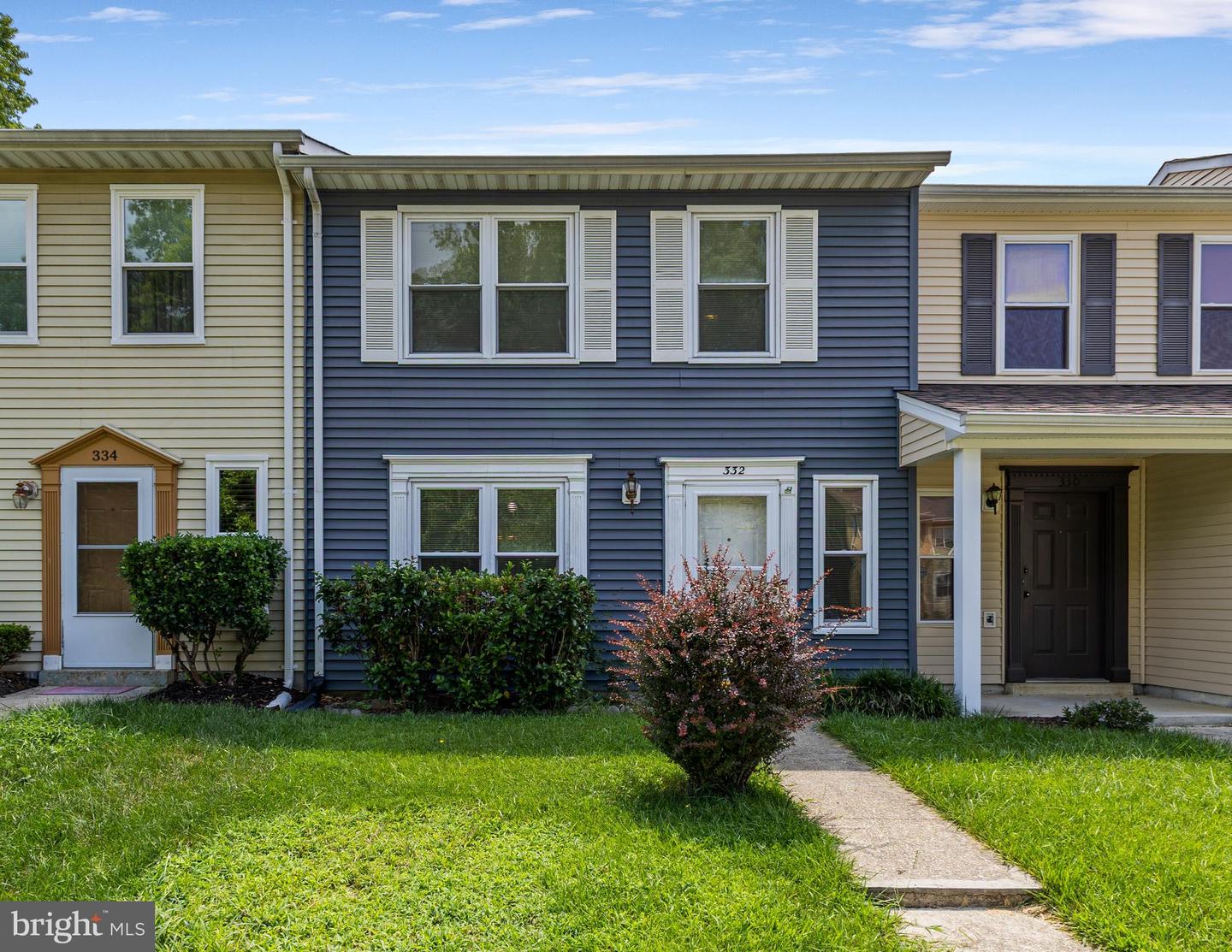 332 Woodside Pl — photo
