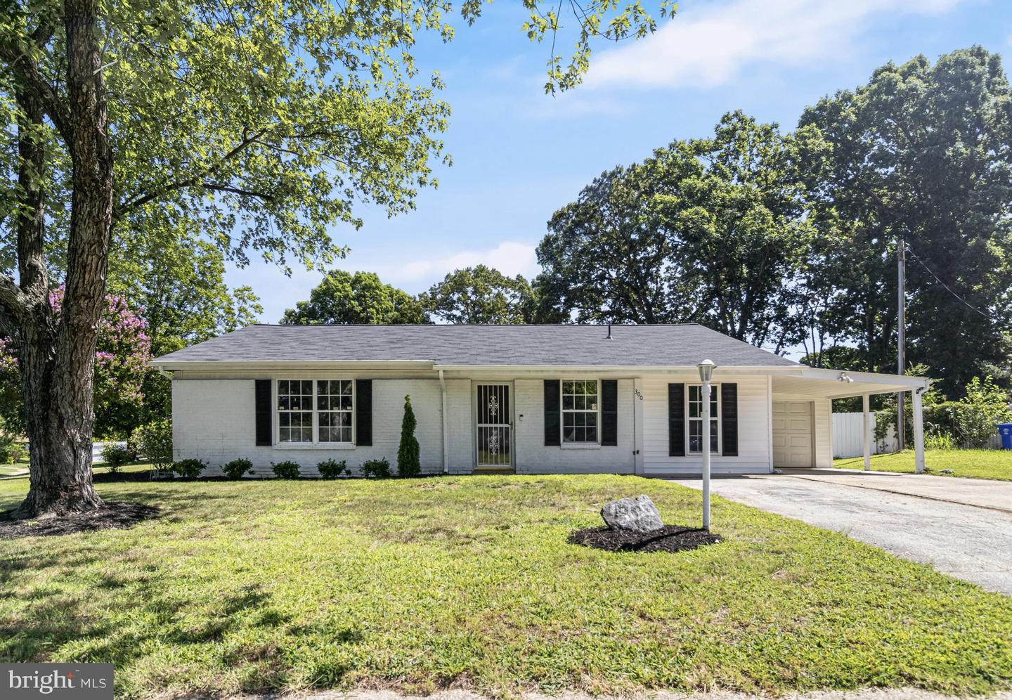 300 Van Buren Rd — photo