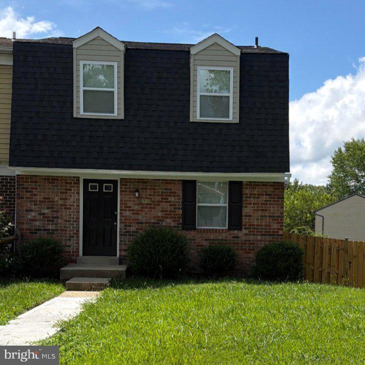 826 Holly Dr — photo