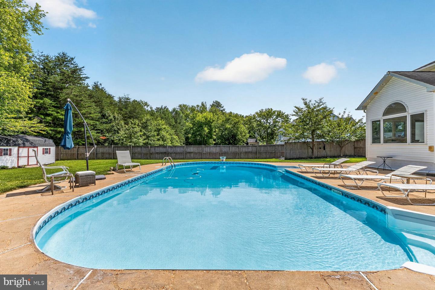 1054 Norfolk Dr — photo
