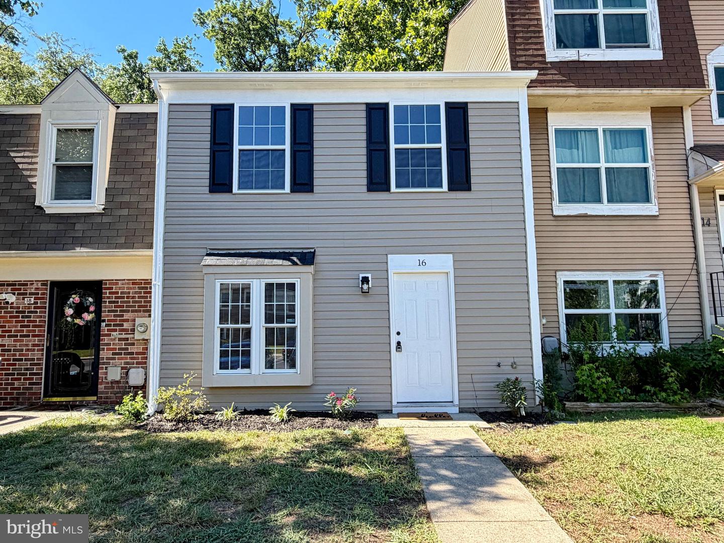 16 Chinaberry Ln — photo