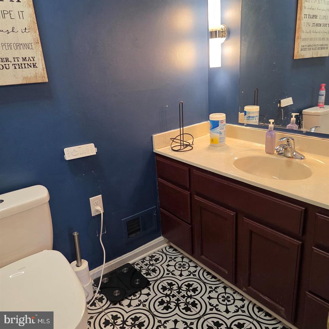 1113 E Patuxent Dr — photo