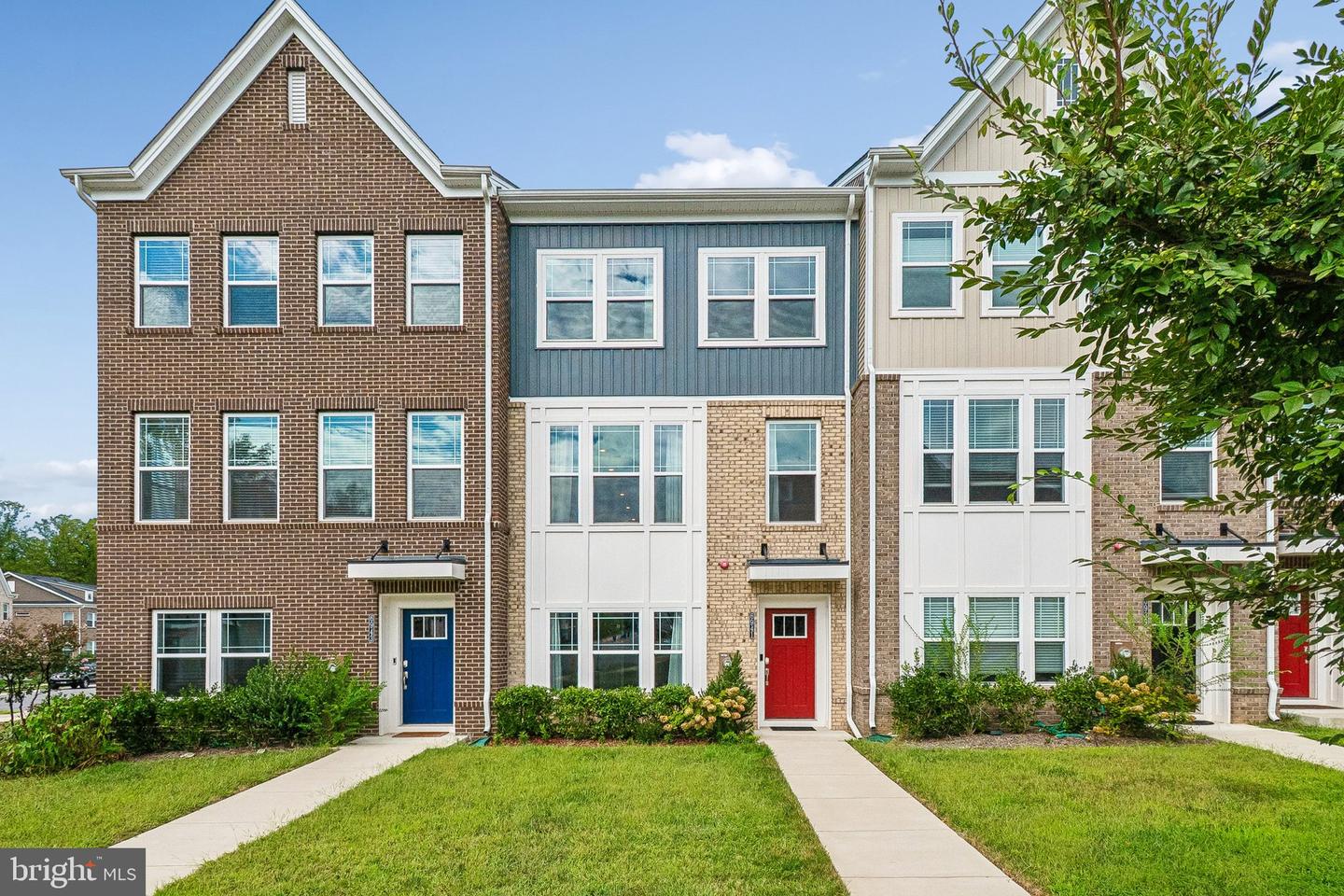 6941 Waterbury Pl — photo