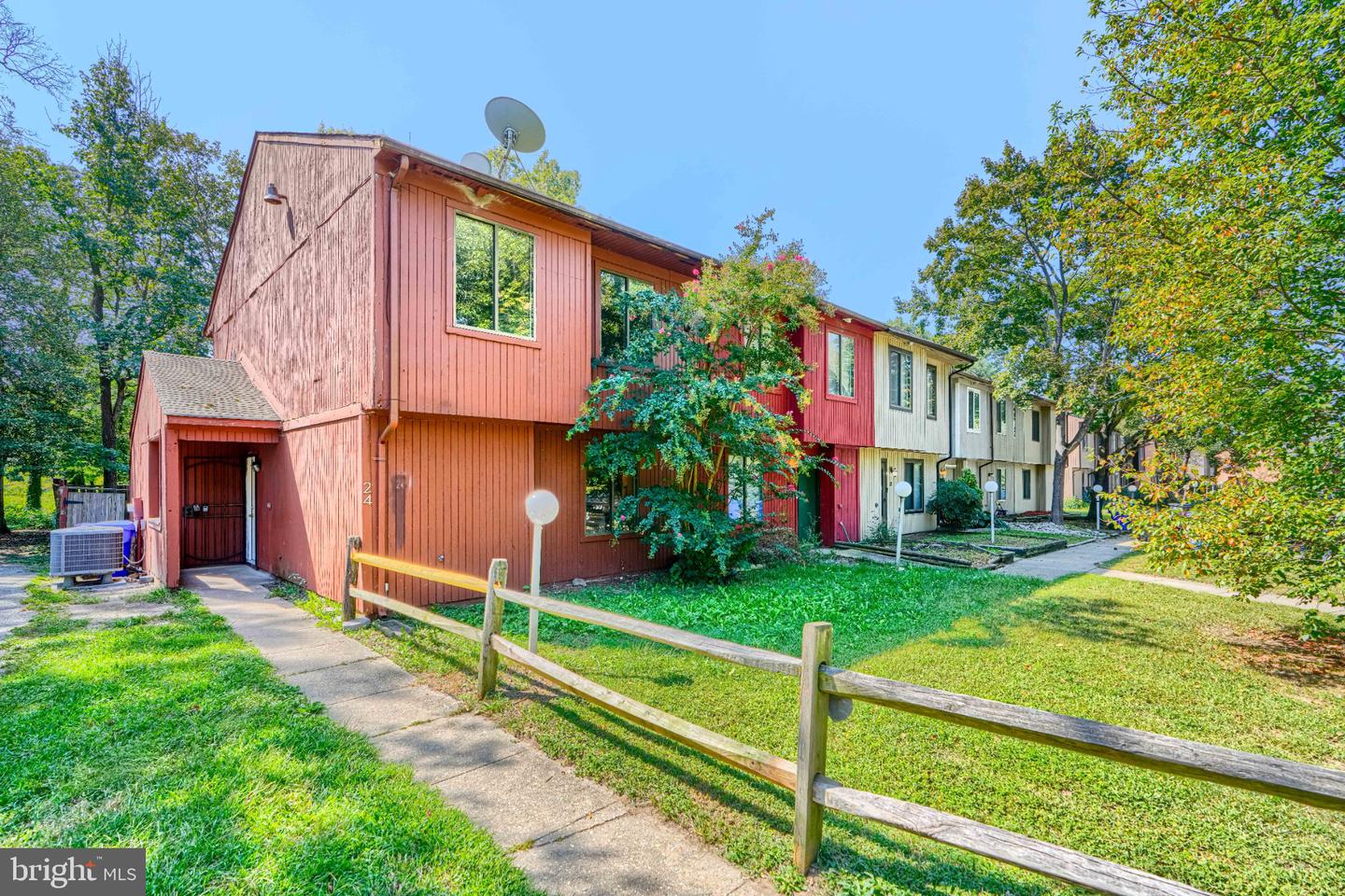 24 Kings Wharf Pl — photo