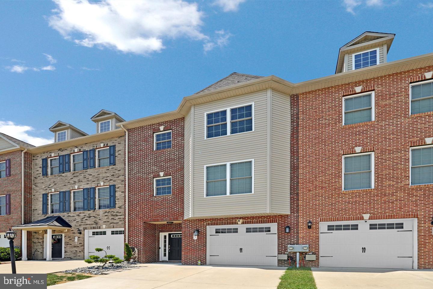 947 Rye Dr — photo