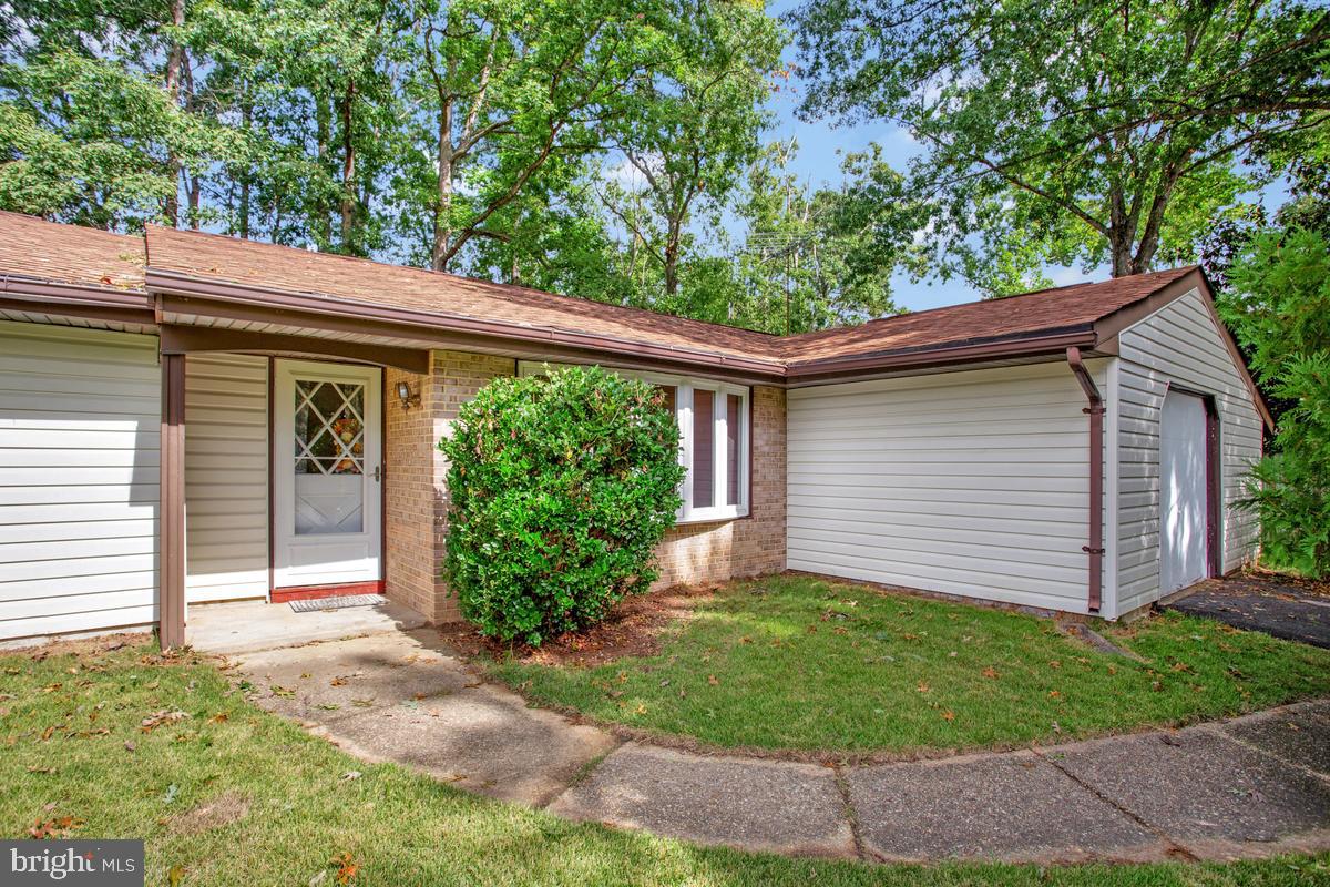3905 Brewster Ct — photo