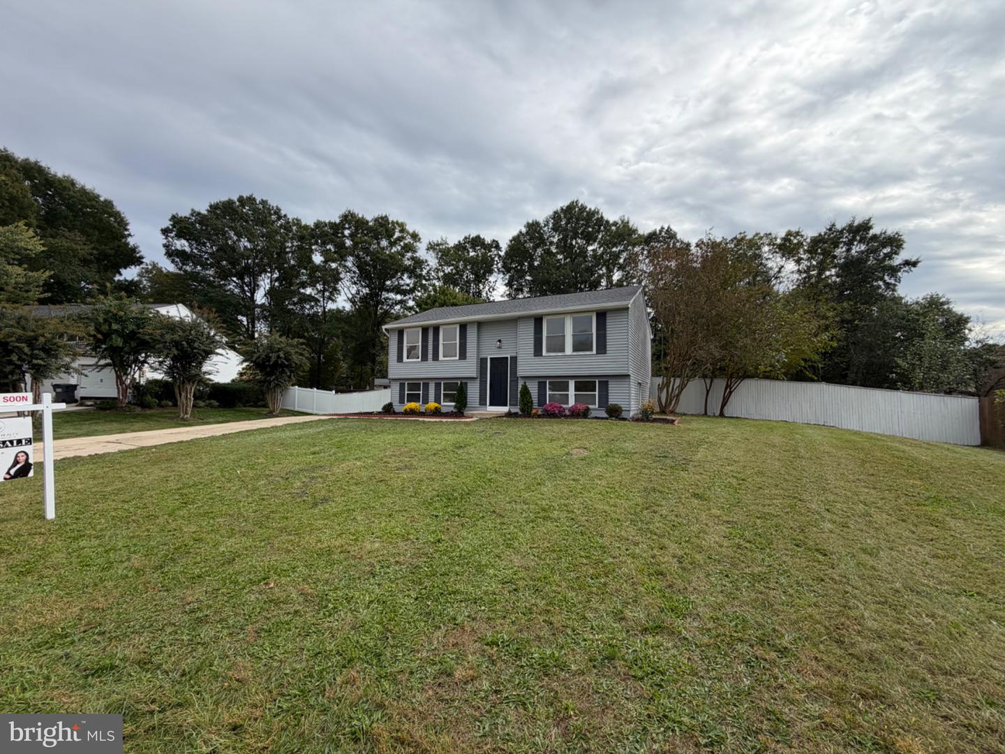 3218 Bethesda Dr — photo