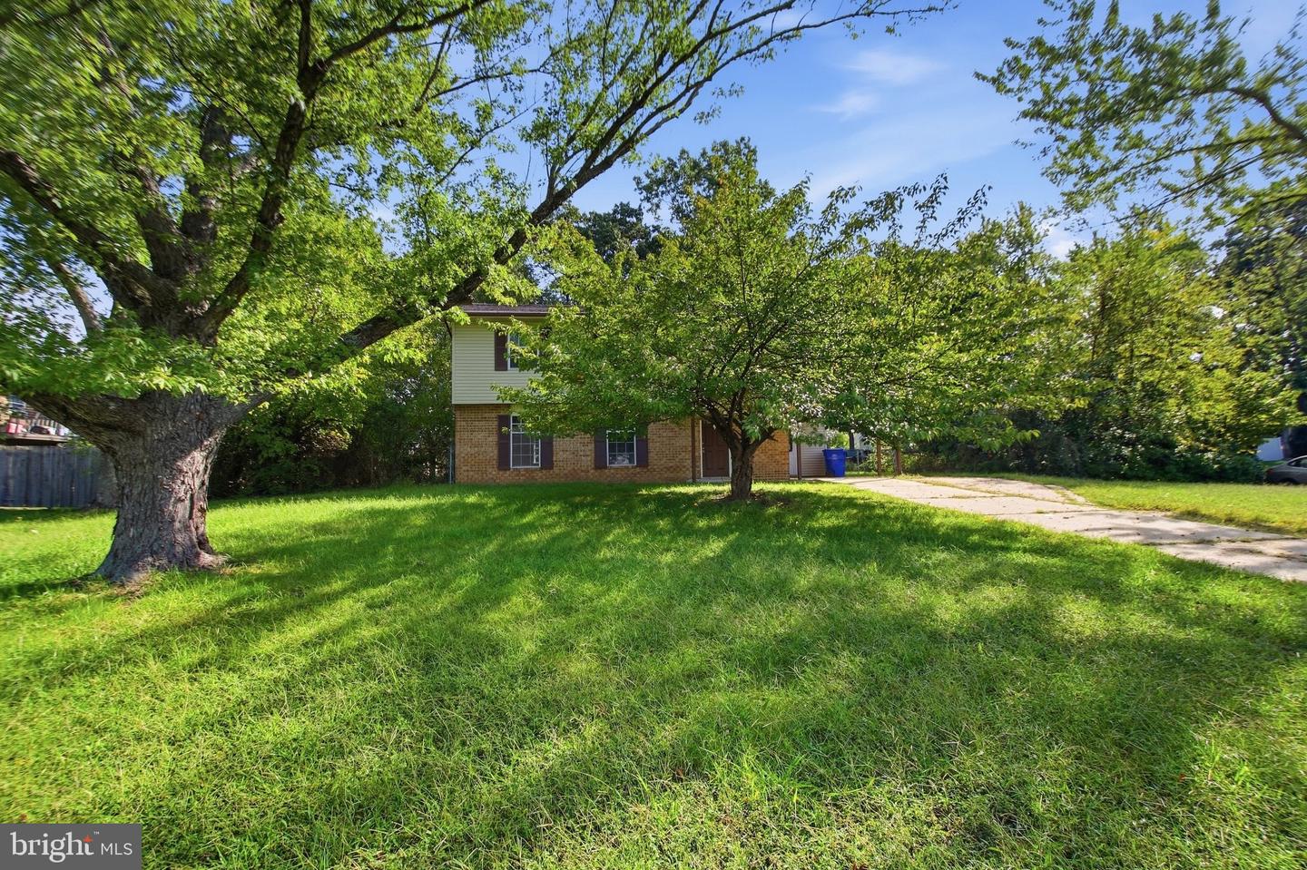 721 University Dr — photo
