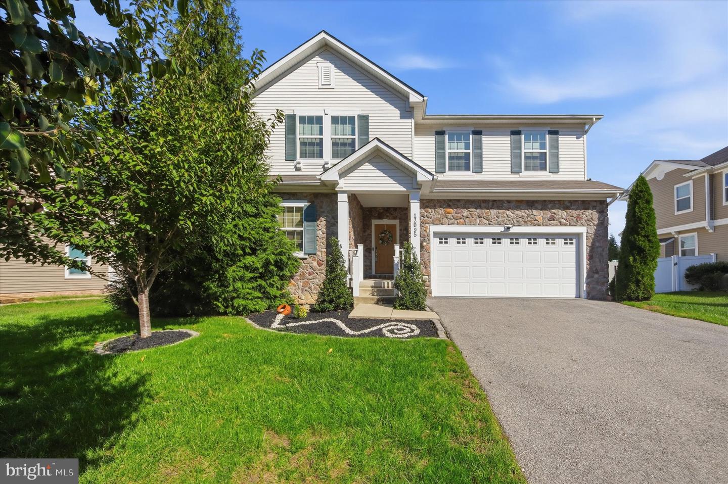 12095 Mustard Seed Ct — photo
