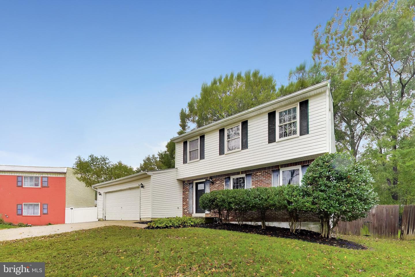 10910 Bridle Path Cir — photo