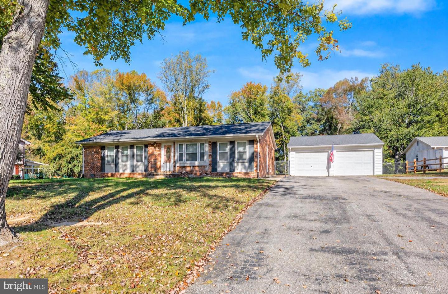 7445 Robin Rd — photo