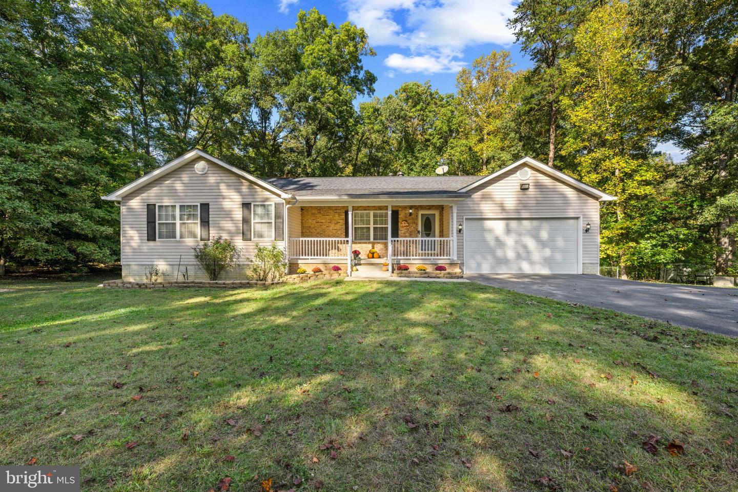 15950 Crowfoot Ct — photo