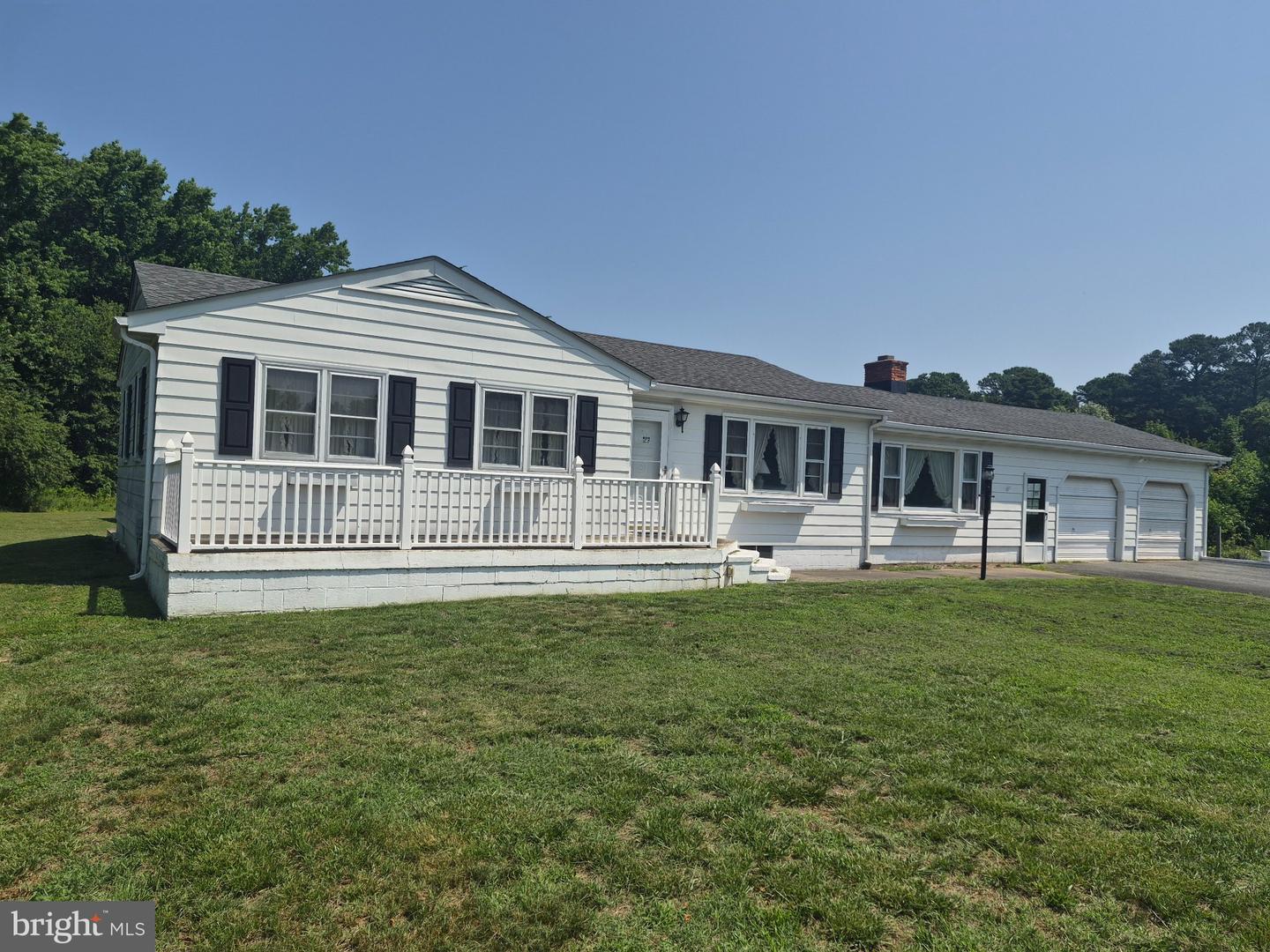 1043 Camp Rd — photo
