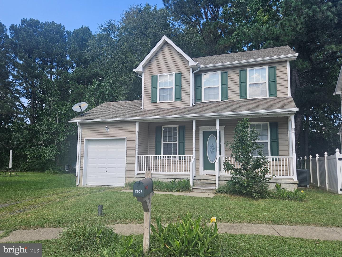 1307 Chesapeake Dr — photo