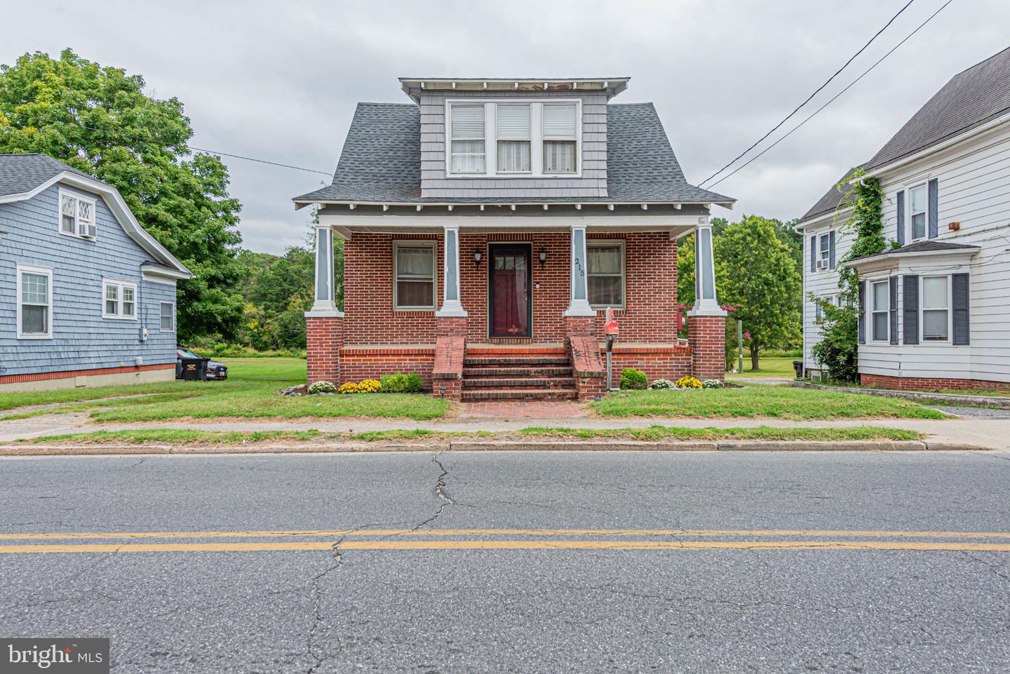 215 N Main St — photo