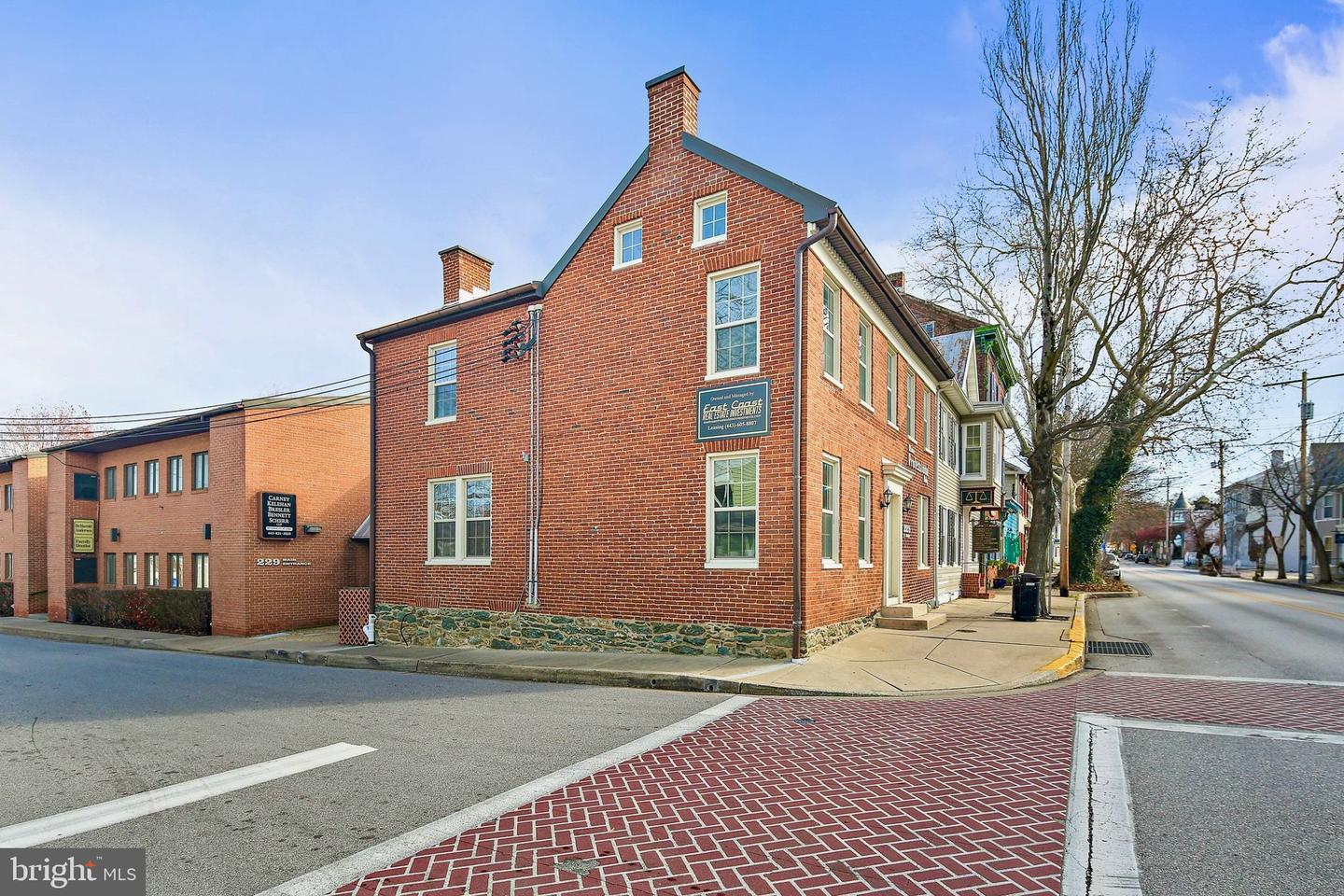 229 E Main St E #a — photo