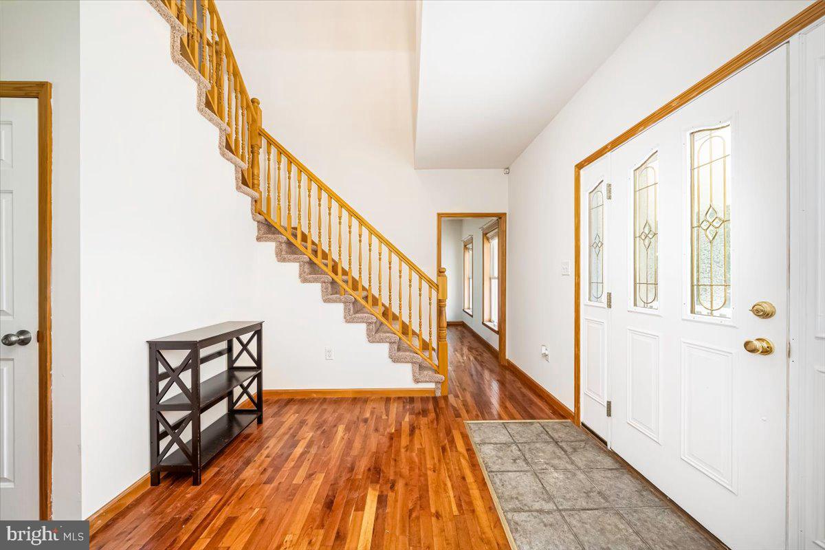 2402 Windisch Dr — photo