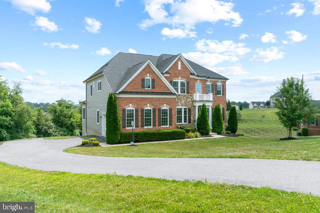 555 Parkland Rd — photo