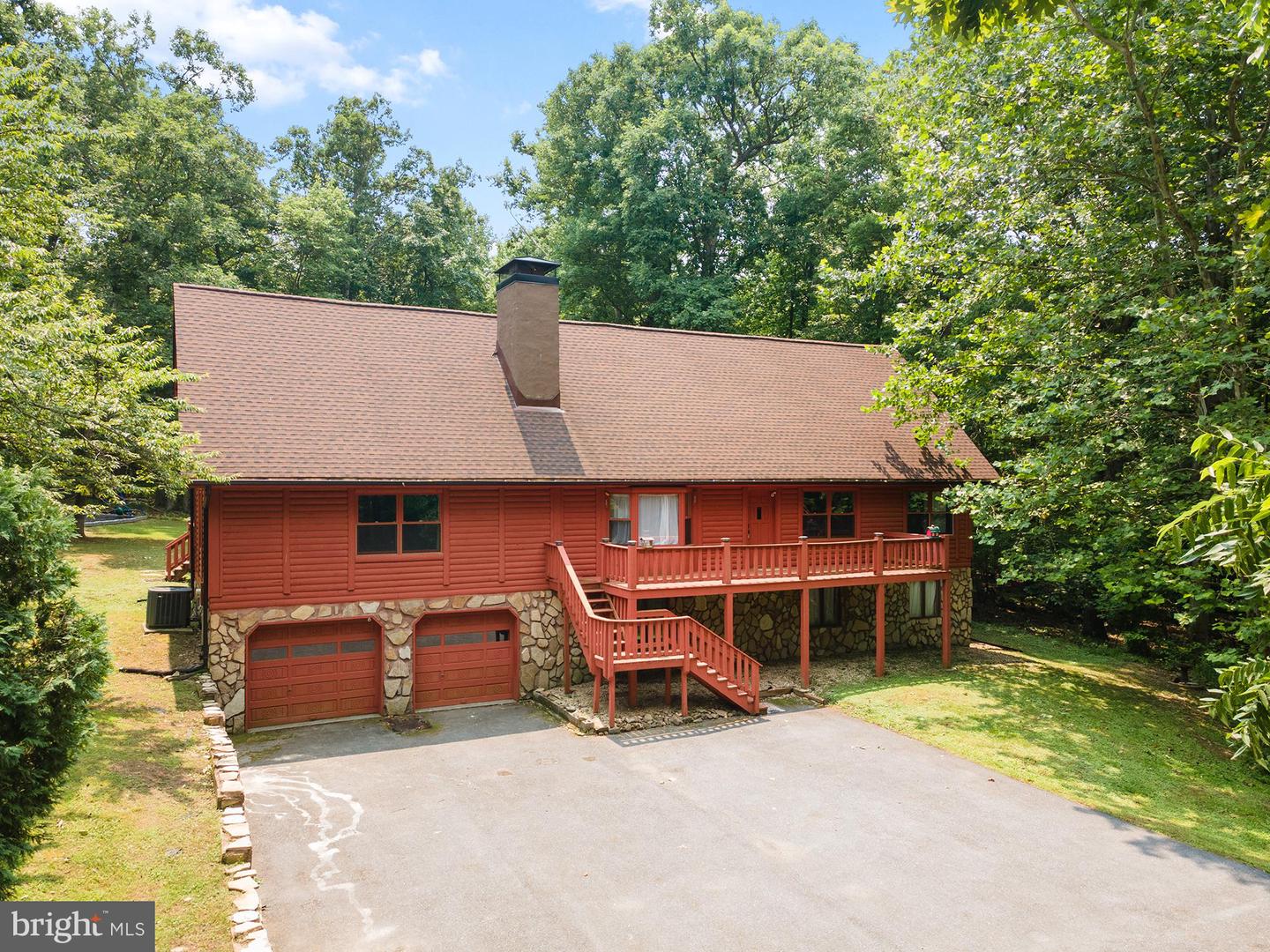 2425 Henson Dr — photo