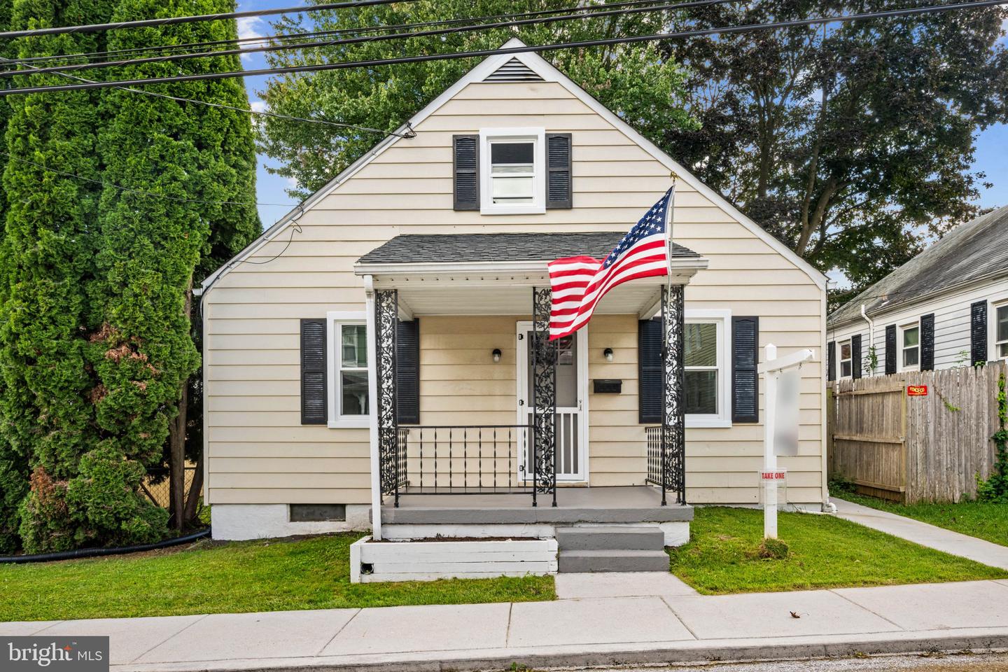 10 Ward Ave — photo